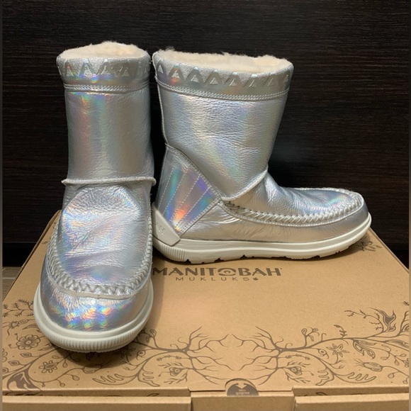 Women's Silver Boots - Picture 6 of 8